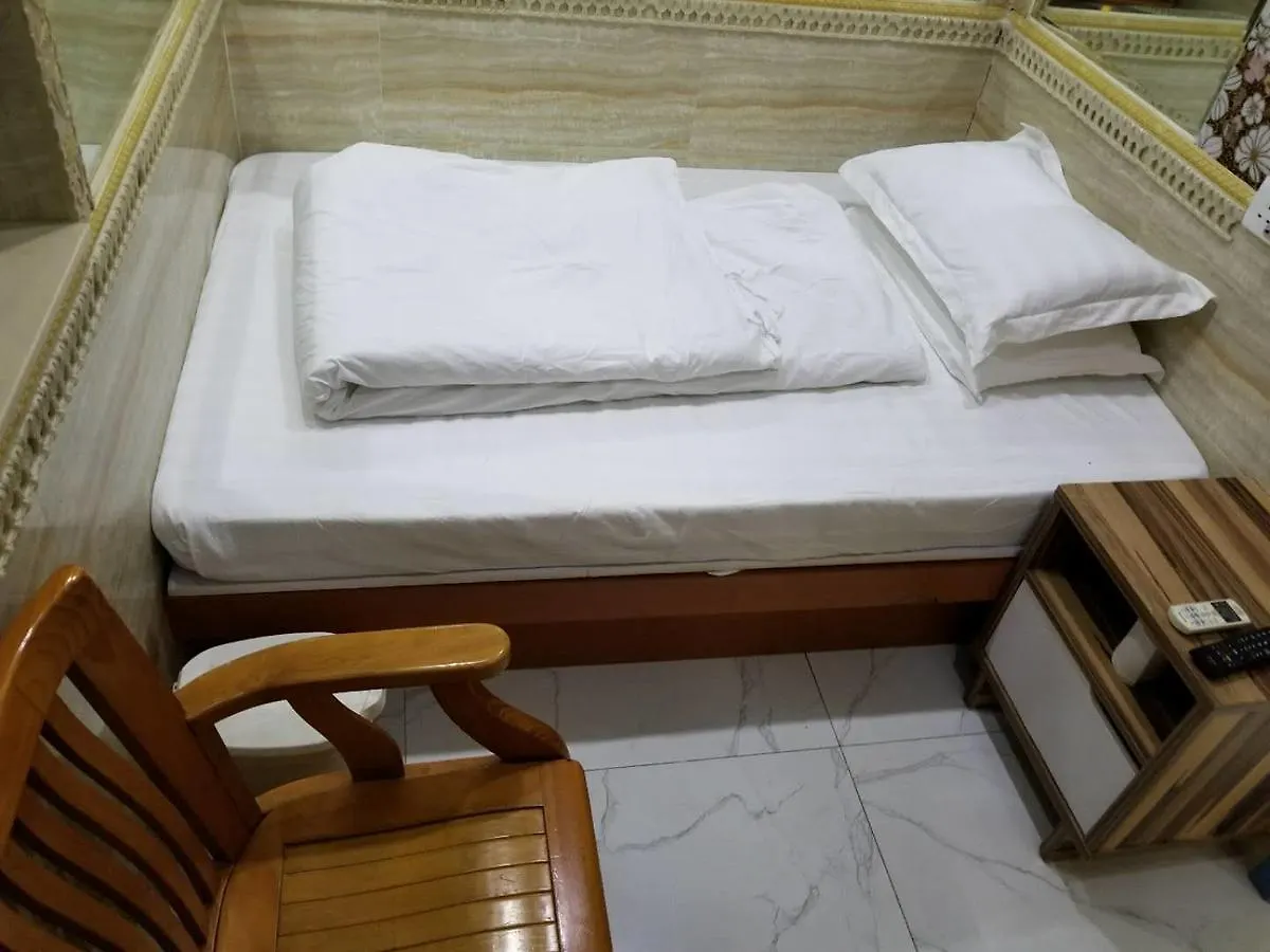 Kam Wai Hotel 香港